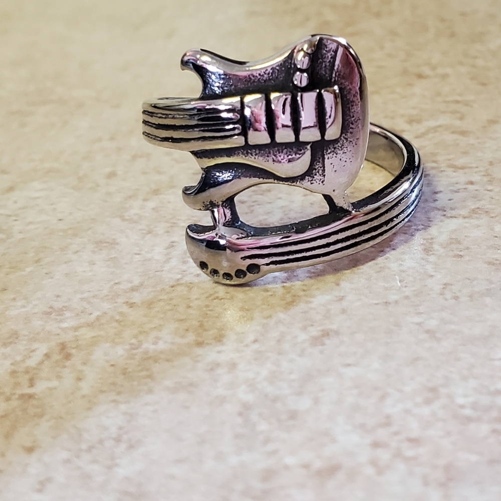 New guitar ring size 6-14 available